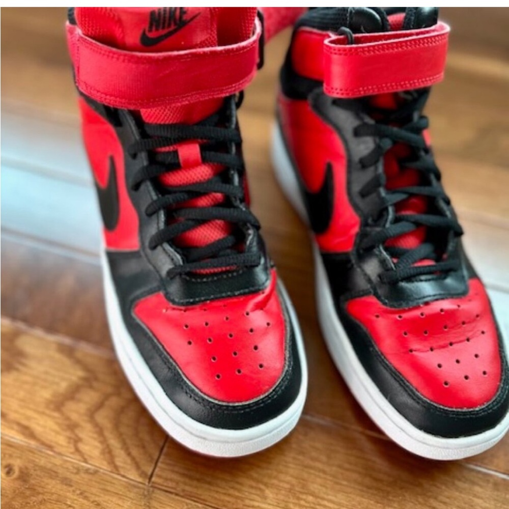 Highly Rated Nike Court Borough Mid 2 Big Kids' Shoes
Red 6Y